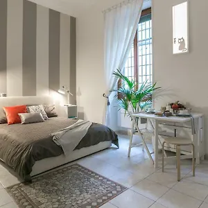 Next Stop - Station Apartamento